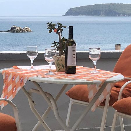 Nikos Rooms Néa Péramos Екстериор снимка