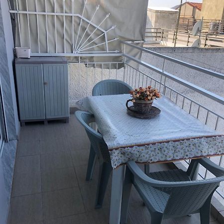 Nikos Rooms Néa Péramos Екстериор снимка
