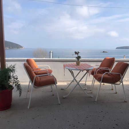 Nikos Rooms Néa Péramos Екстериор снимка