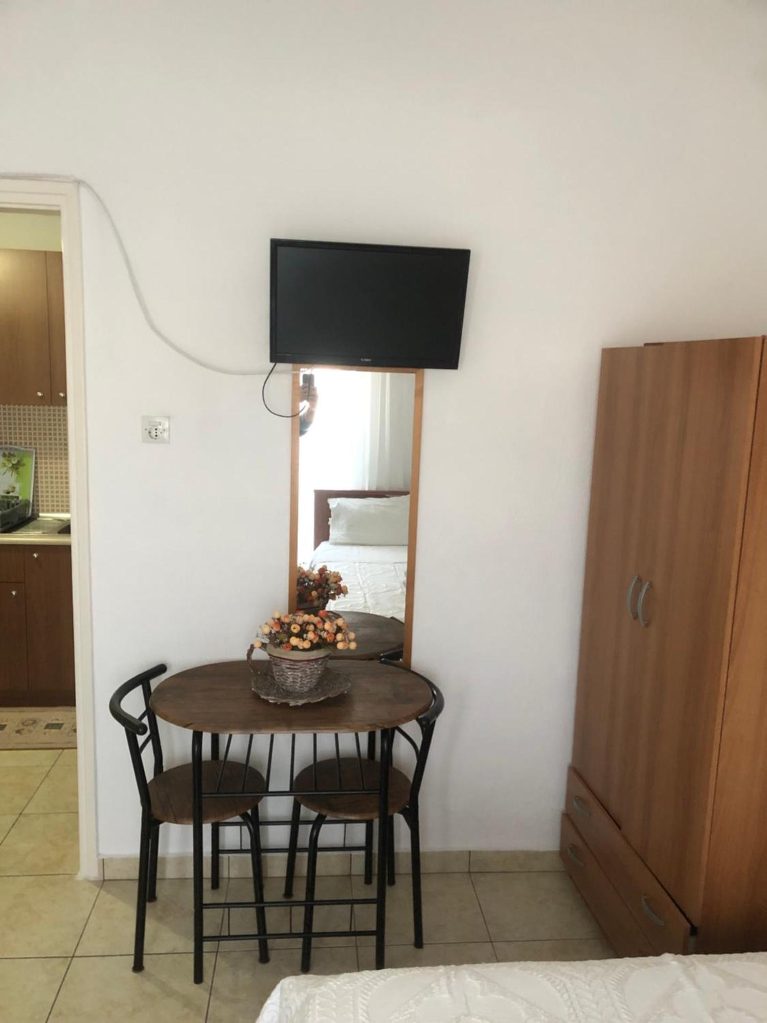 Nikos Rooms Néa Péramos Екстериор снимка