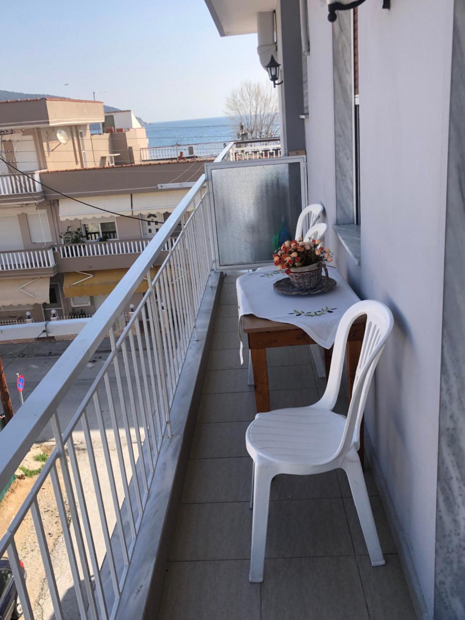 Nikos Rooms Néa Péramos Екстериор снимка