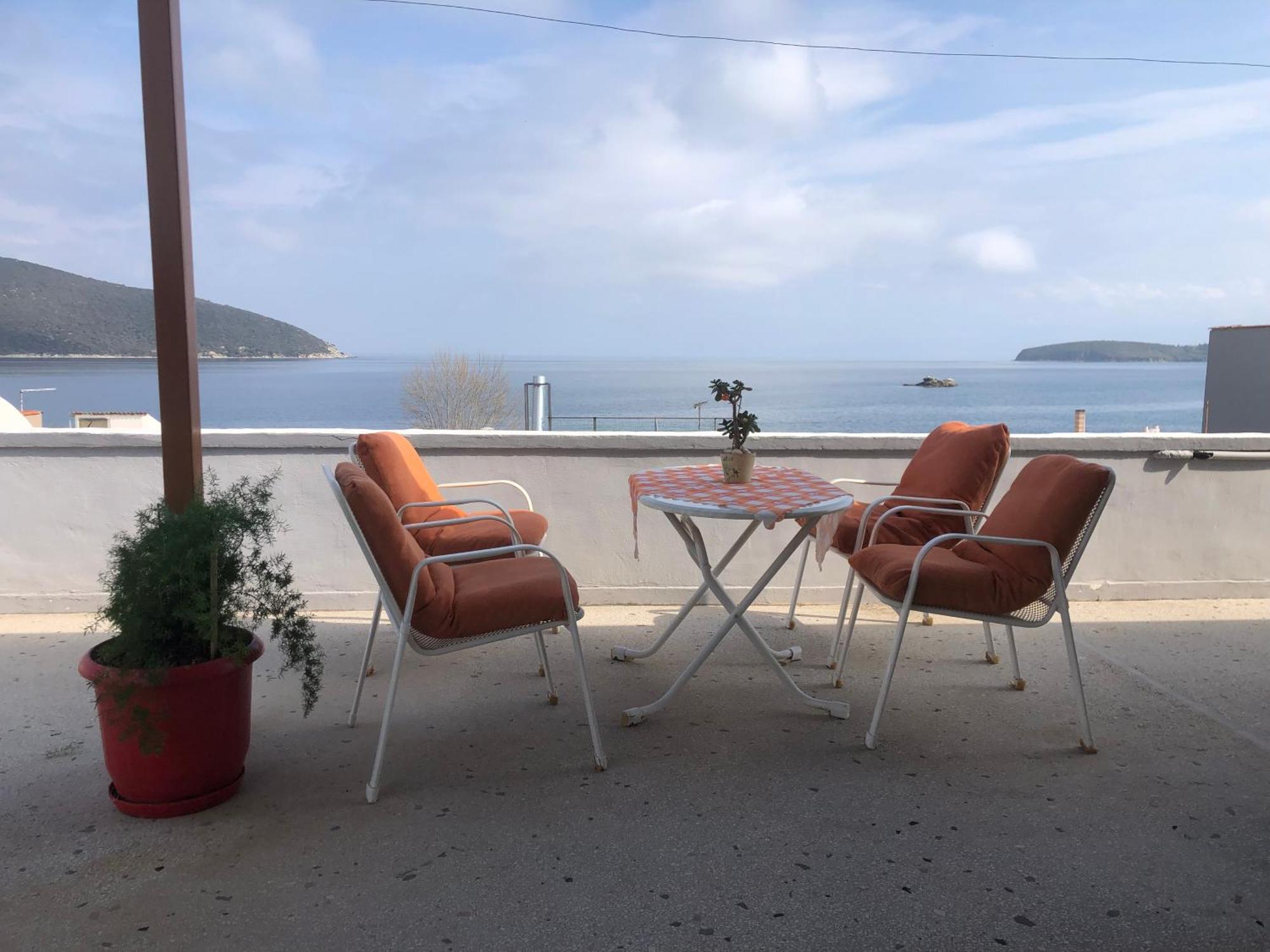 Nikos Rooms Néa Péramos Екстериор снимка